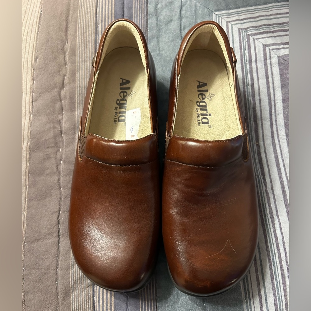 Alegria by PG Lite brown leather shoes